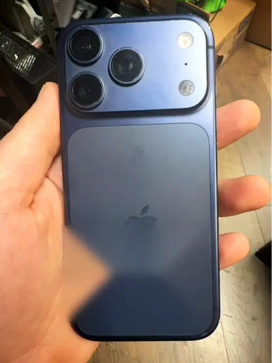 iPhone 17 Pro Max screen before